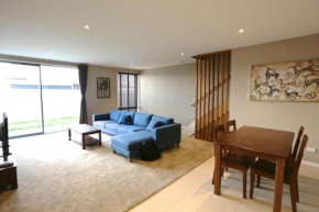 Golden Sun Apartment -Two bedrooms, Three bedrooms, Christchurch